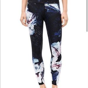 Calvin Klein Performance Wick 7/8 Leggings - Medium. Floral print.